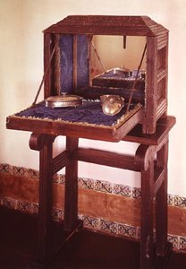 वैनिटी चेस्ट (लकड़ी)